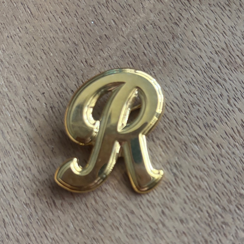Gold Letter R Initial Pin
